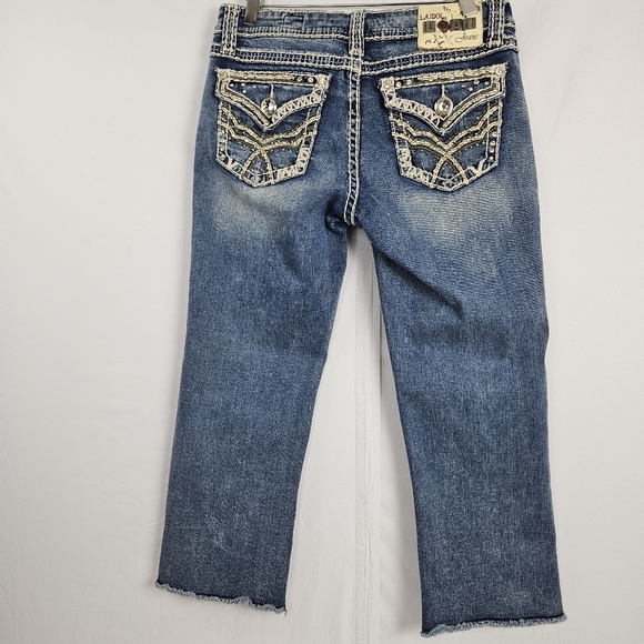L A idol rhinestone embroidery embellished raw hem capri jeans size 9 - Picture 1 of 13
